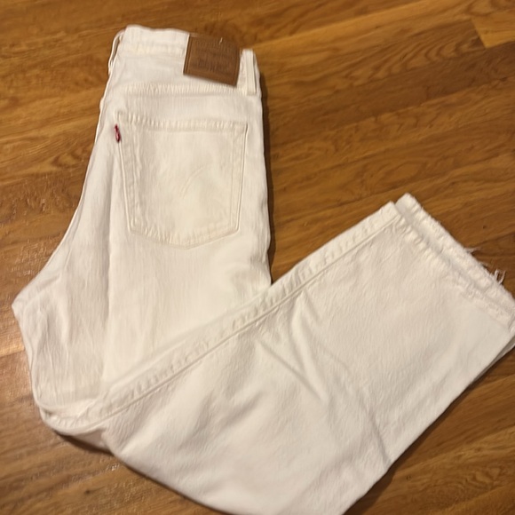 Levi's Denim - Levi's rib cage ankle White Jeans